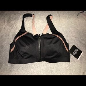 Incredible knockout ultra Max Victoria’s Sport